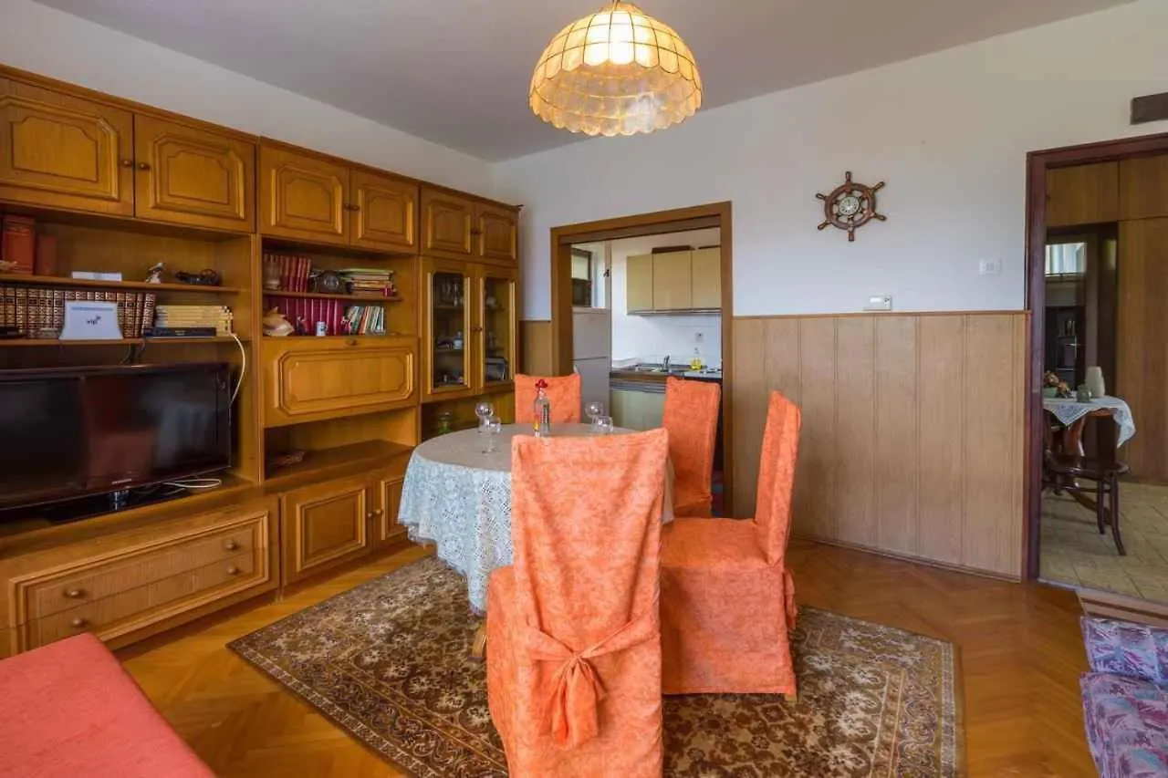 Three-Bedroom Apartment In Crikvenica XIII Sopaljska