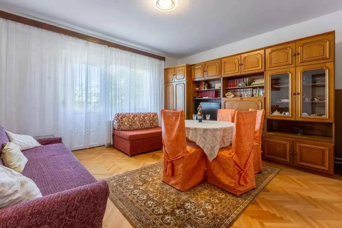 Three-Bedroom Apartment In Crikvenica XIII Sopaljska 0*,